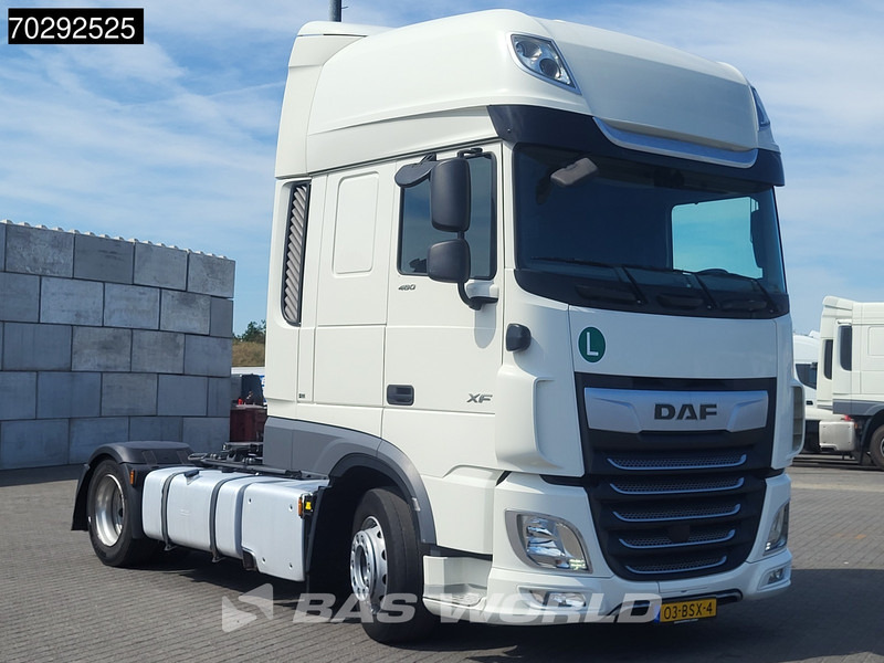 DAF XF 480 XF 4X2 NL-Truck Mega 2xTanks ACC Euro 6 - Nyergesvontató: 3 kép. DAF XF 480 XF 4X2 NL-Truck Mega 2xTanks ACC Euro 6 - Nyergesvontató: 3 kép.