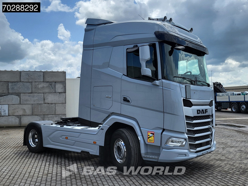 DAF XF 530 4X2 Retarder 2xTanks Standklima LED Euro 6 - Nyergesvontató: 3 kép. DAF XF 530 4X2 Retarder 2xTanks Standklima LED Euro 6 - Nyergesvontató: 3 kép.