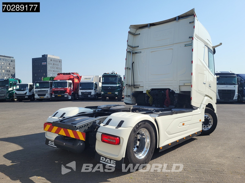 DAF XG+ 530 4X2 Retarder 2x Tanks Standklima Leather Alcoa's - Nyergesvontató: 5 kép. DAF XG+ 530 4X2 Retarder 2x Tanks Standklima Leather Alcoa's - Nyergesvontató: 5 kép.