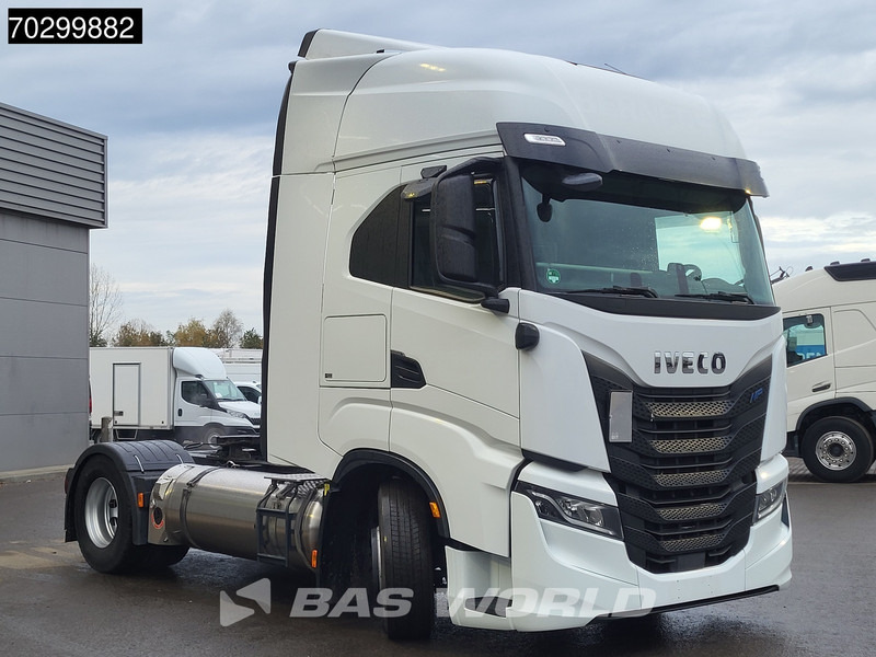 Iveco S-Way 460 4X2 LNG! Retarder 2x Tanks Standklima - Nyergesvontató: 3 kép. Iveco S-Way 460 4X2 LNG! Retarder 2x Tanks Standklima - Nyergesvontató: 3 kép.