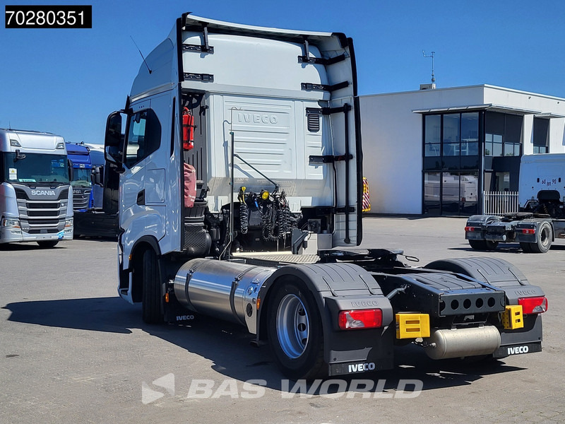 Iveco S-Way 460 4X2 LNG Retarder 2x Tanks Standklima LED Navi - Nyergesvontató: 2 kép. Iveco S-Way 460 4X2 LNG Retarder 2x Tanks Standklima LED Navi - Nyergesvontató: 2 kép.