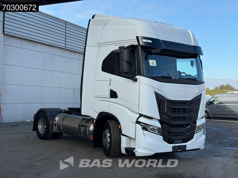 Iveco S-Way 460 4X2 LNG! Retarder 2xTanks ACC LED Euro 6 - Nyergesvontató: 3 kép. Iveco S-Way 460 4X2 LNG! Retarder 2xTanks ACC LED Euro 6 - Nyergesvontató: 3 kép.