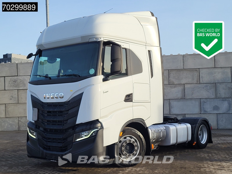 Iveco S-Way 460 4X2 Mega Retarder 2xTanks ACC Euro 6 - Nyergesvontató: 1 kép. Iveco S-Way 460 4X2 Mega Retarder 2xTanks ACC Euro 6 - Nyergesvontató: 1 kép.