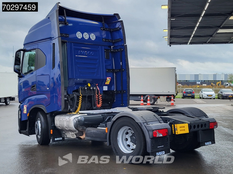 Iveco S-Way 480 4X2 Retarder ACC Euro 6 - Nyergesvontató: 2 kép. Iveco S-Way 480 4X2 Retarder ACC Euro 6 - Nyergesvontató: 2 kép.