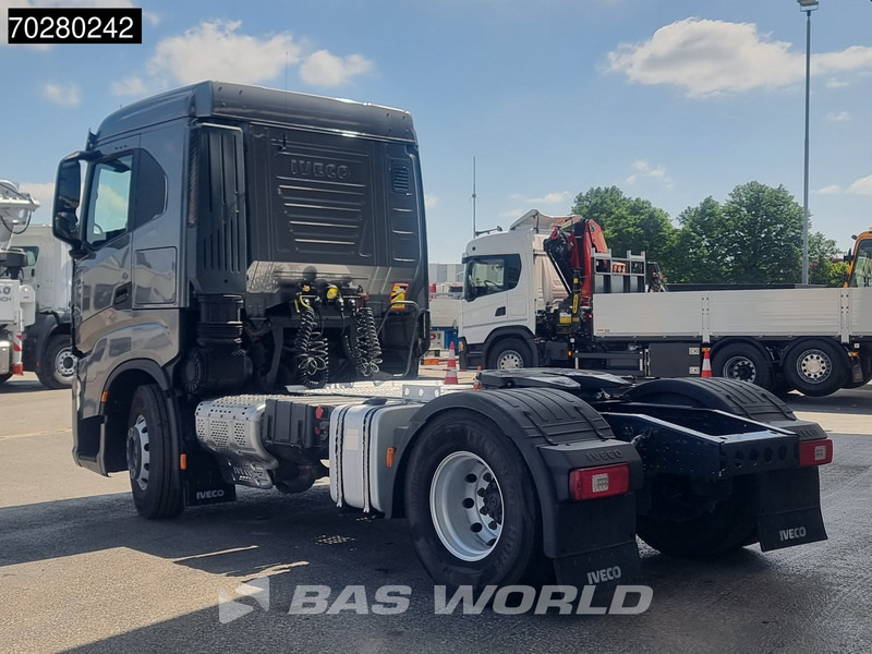 Iveco S-Way 480 4X2 Retarder Hydrauliek LED - Nyergesvontató: 2 kép. Iveco S-Way 480 4X2 Retarder Hydrauliek LED - Nyergesvontató: 2 kép.