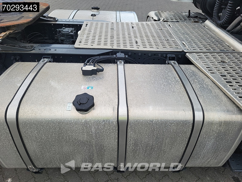 Nyergesvontató Iveco S-Way 490 4X2 Retarder Standairco 2xTanks ACC LED Navi Euro 6: 13 kép. Nyergesvontató Iveco S-Way 490 4X2 Retarder Standairco 2xTanks ACC LED Navi Euro 6: 13 kép.