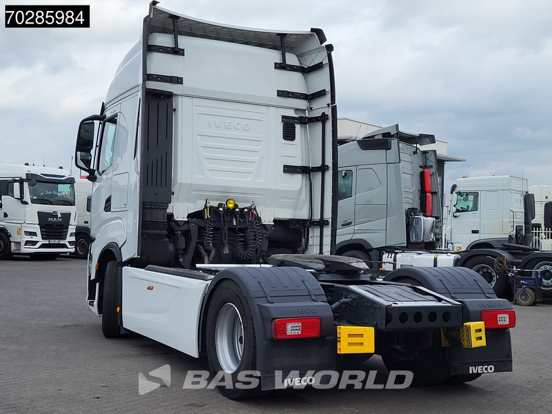 Iveco S-Way 490 4X2 Retarder Standklima 2xTanks Navi ACC LED Euro 6 - Nyergesvontató: 2 kép. Iveco S-Way 490 4X2 Retarder Standklima 2xTanks Navi ACC LED Euro 6 - Nyergesvontató: 2 kép.
