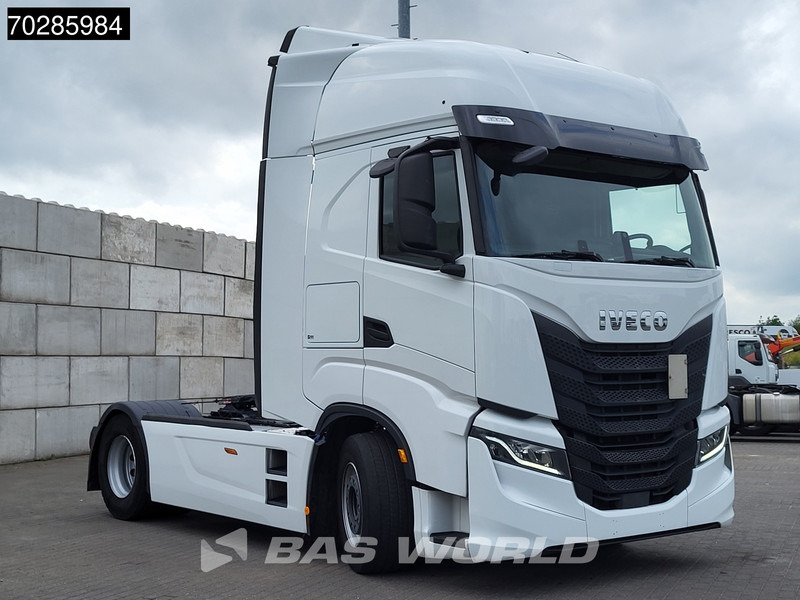 Iveco S-Way 490 4X2 Retarder Standklima 2xTanks Navi ACC LED Euro 6 - Nyergesvontató: 3 kép. Iveco S-Way 490 4X2 Retarder Standklima 2xTanks Navi ACC LED Euro 6 - Nyergesvontató: 3 kép.