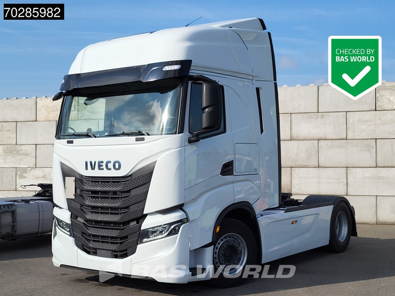 Iveco S-Way 490 4X2 Retarder Standklima 2xTanks Navi ACC LED Euro 6 - Nyergesvontató: 1 kép. Iveco S-Way 490 4X2 Retarder Standklima 2xTanks Navi ACC LED Euro 6 - Nyergesvontató: 1 kép.