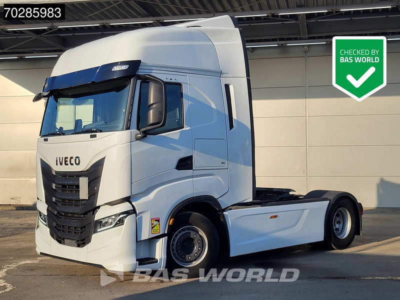 Iveco S-Way 490 4X2 Retarder Standklima 2xTanks Navi ACC LED Euro 6 - Nyergesvontató: 1 kép. Iveco S-Way 490 4X2 Retarder Standklima 2xTanks Navi ACC LED Euro 6 - Nyergesvontató: 1 kép.