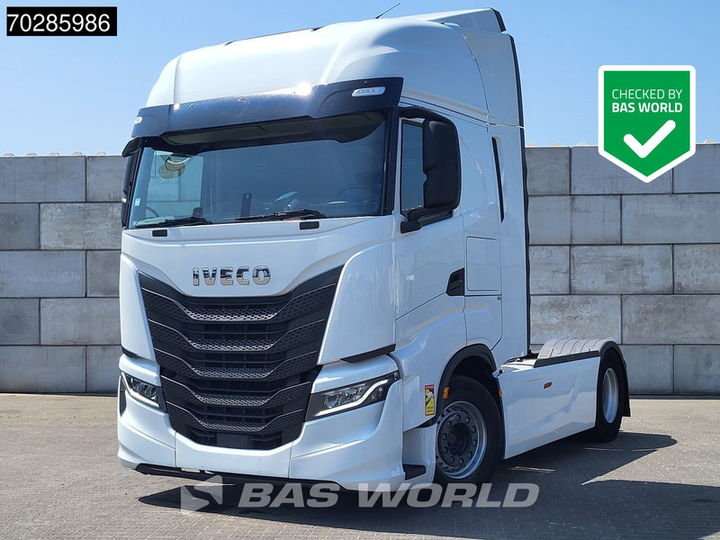 Iveco S-Way 490 4X2 Retarder Standklima 2xTanks Navi ACC LED Euro 6 - Nyergesvontató: 1 kép. Iveco S-Way 490 4X2 Retarder Standklima 2xTanks Navi ACC LED Euro 6 - Nyergesvontató: 1 kép.