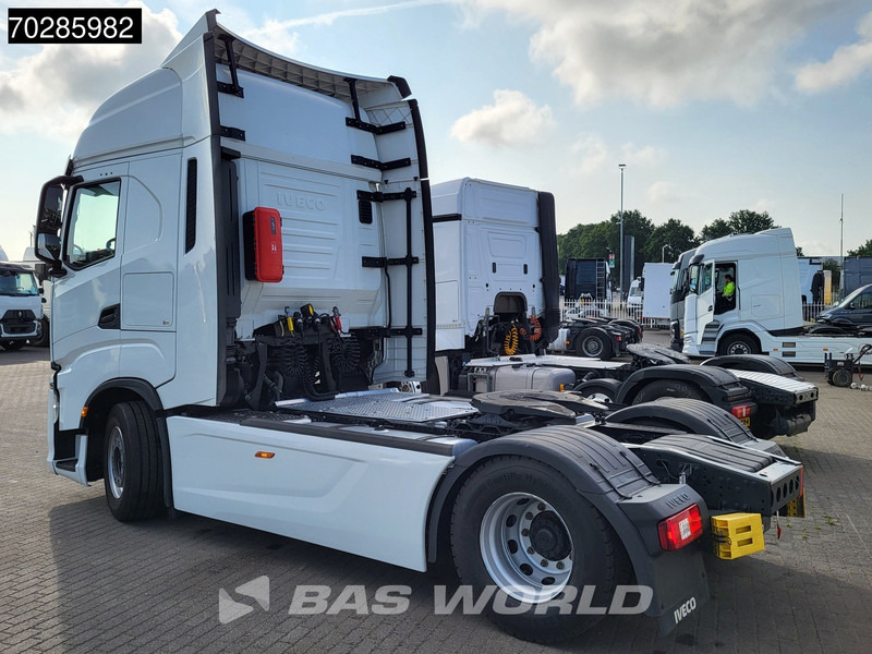 Iveco S-Way 490 4X2 Retarder Standklima 2xTanks Navi ACC LED Euro 6 - Nyergesvontató: 2 kép. Iveco S-Way 490 4X2 Retarder Standklima 2xTanks Navi ACC LED Euro 6 - Nyergesvontató: 2 kép.