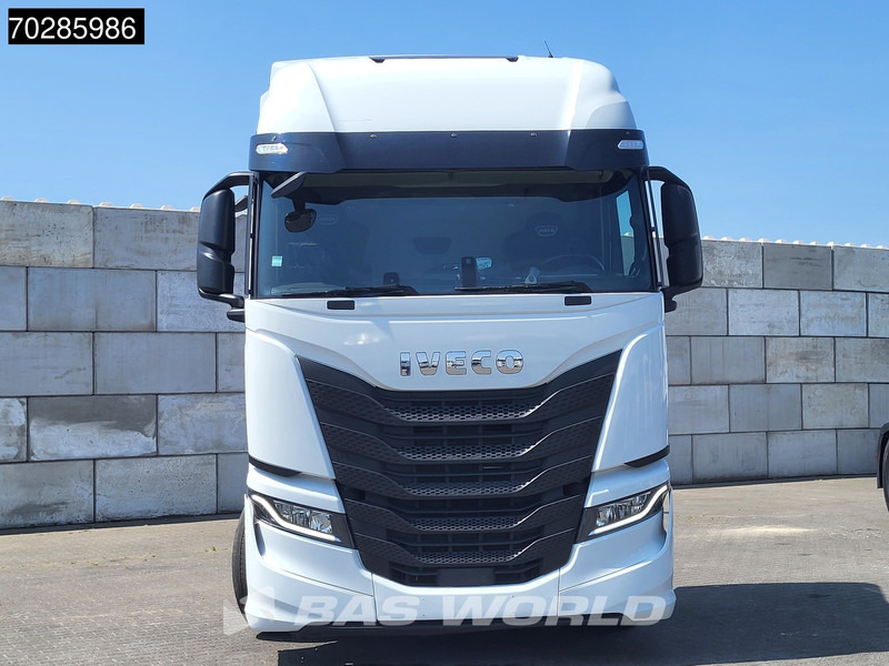 Iveco S-Way 490 4X2 Retarder Standklima 2xTanks Navi ACC LED Euro 6 - Nyergesvontató: 5 kép. Iveco S-Way 490 4X2 Retarder Standklima 2xTanks Navi ACC LED Euro 6 - Nyergesvontató: 5 kép.