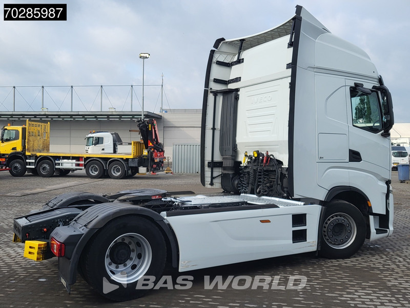 Iveco S-Way 490 4X2 Retarder Standklima 2xTanks Navi - Nyergesvontató: 5 kép. Iveco S-Way 490 4X2 Retarder Standklima 2xTanks Navi - Nyergesvontató: 5 kép.