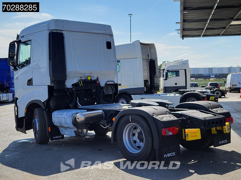 Iveco S-Way 500 4X2 NEW! Retarder Navi ACC Euro 6 - Nyergesvontató: 2 kép. Iveco S-Way 500 4X2 NEW! Retarder Navi ACC Euro 6 - Nyergesvontató: 2 kép.