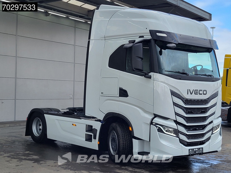 Iveco S-Way 500 4X2 New! Standairco 2xTanks LED Navi ACC Euro 6 - Nyergesvontató: 3 kép. Iveco S-Way 500 4X2 New! Standairco 2xTanks LED Navi ACC Euro 6 - Nyergesvontató: 3 kép.