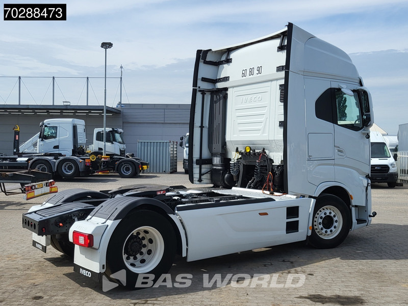 Iveco S-Way 510 S-Way 4X2 Full-Air 2xTanks Retarder Standklima Navi ACC LED Euro 6 - Nyergesvontató: 5 kép. Iveco S-Way 510 S-Way 4X2 Full-Air 2xTanks Retarder Standklima Navi ACC LED Euro 6 - Nyergesvontató: 5 kép.