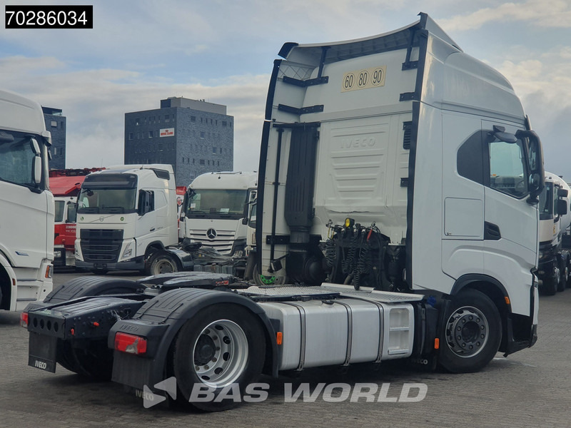 Iveco S-Way 510 S-Way 4X2 Retarder ACC Navi Standklima Euro 6 - Nyergesvontató: 5 kép. Iveco S-Way 510 S-Way 4X2 Retarder ACC Navi Standklima Euro 6 - Nyergesvontató: 5 kép.