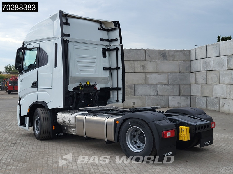 Iveco S-Way 580 4X2 2x Tanks ACC Standklima - Nyergesvontató: 2 kép. Iveco S-Way 580 4X2 2x Tanks ACC Standklima - Nyergesvontató: 2 kép.