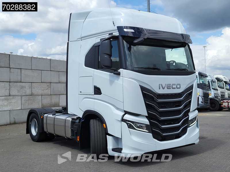 Iveco S-Way 580 4X2 NEW! 2x Tanks Navi ACC Standklima - Nyergesvontató: 3 kép. Iveco S-Way 580 4X2 NEW! 2x Tanks Navi ACC Standklima - Nyergesvontató: 3 kép.