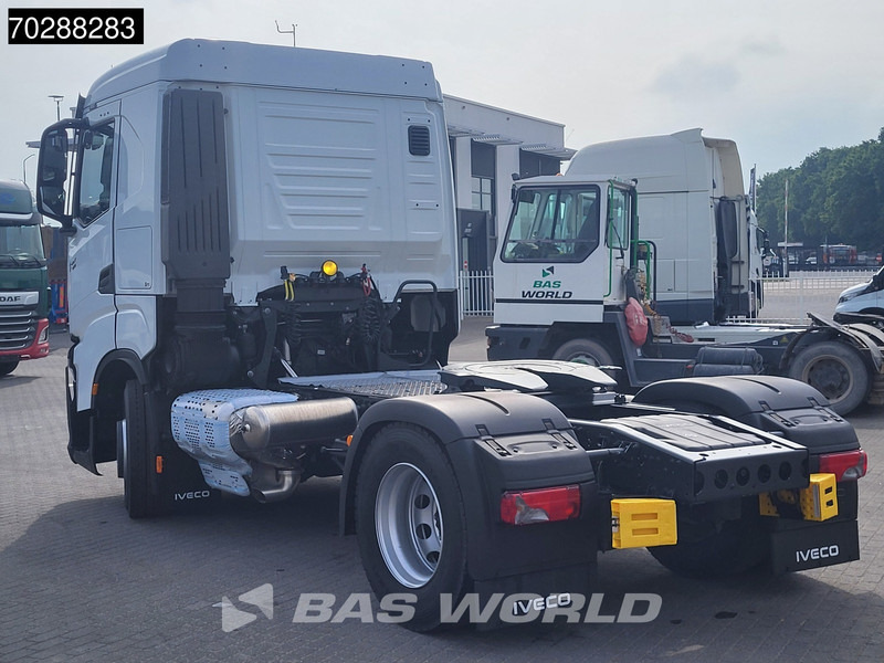 Iveco S-way 500 4X2 NEW! Retarder Navi ACC Euro 6 - Nyergesvontató: 2 kép. Iveco S-way 500 4X2 NEW! Retarder Navi ACC Euro 6 - Nyergesvontató: 2 kép.