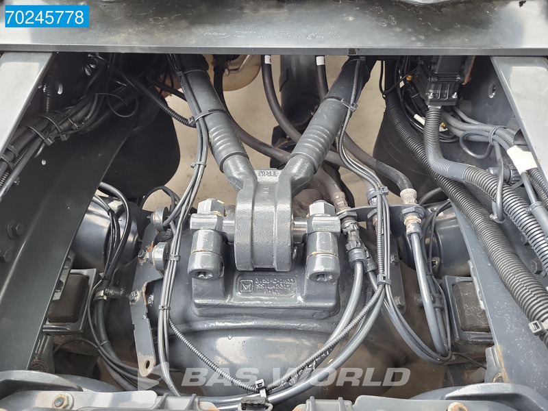 Iveco Stralis 400 4X2 NL-Truck LNG Retarder 2x Tanks Euro 6 - Nyergesvontató: 5 kép. Iveco Stralis 400 4X2 NL-Truck LNG Retarder 2x Tanks Euro 6 - Nyergesvontató: 5 kép.
