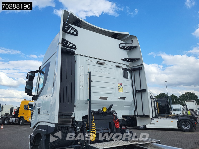 Iveco Stralis 400 4X2 Retarder Standairco 2xTanks LNG ACC Euro 6 - Nyergesvontató: 5 kép. Iveco Stralis 400 4X2 Retarder Standairco 2xTanks LNG ACC Euro 6 - Nyergesvontató: 5 kép.