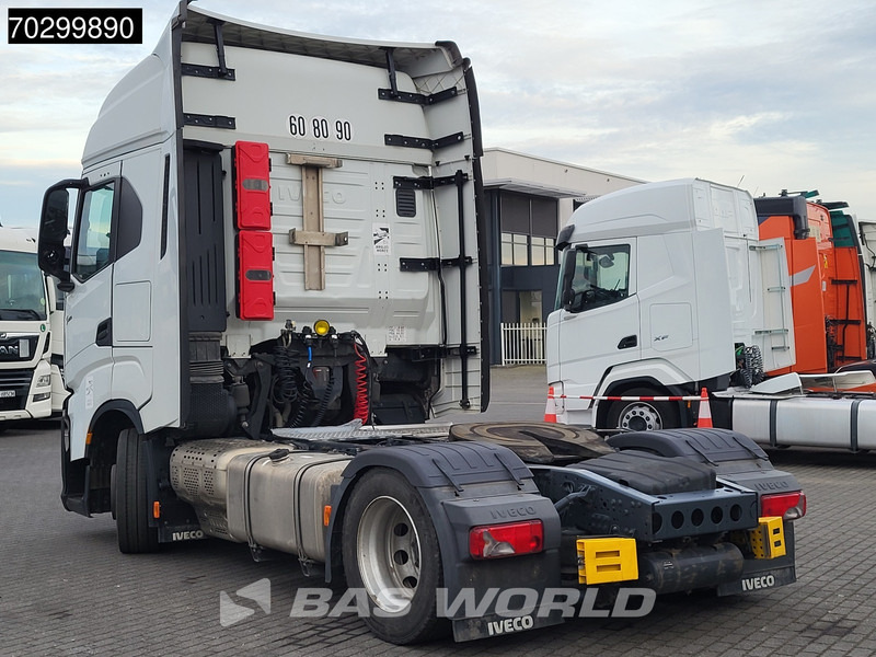 Iveco Stralis 460 4X2 Mega Retarder 2xTanks ACC Euro 6 - Nyergesvontató: 2 kép. Iveco Stralis 460 4X2 Mega Retarder 2xTanks ACC Euro 6 - Nyergesvontató: 2 kép.