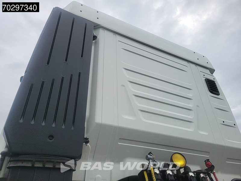 Iveco X-Way 500 4X2 NEW! Retarder Big-Axle Standklima MirrorCam Navi LED ACC Euro 6 - Nyergesvontató: 5 kép. Iveco X-Way 500 4X2 NEW! Retarder Big-Axle Standklima MirrorCam Navi LED ACC Euro 6 - Nyergesvontató: 5 kép.