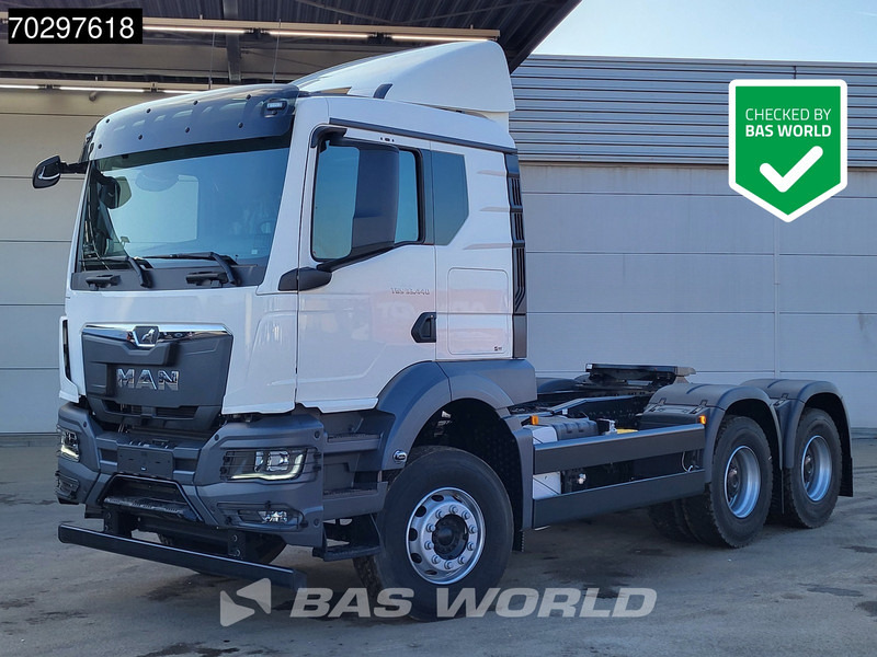 MAN TGS 33.440 6X4 NEW! Manual TN Euro2 Full-Steel Big-Axle Drumbrakes - Nyergesvontató: 1 kép. MAN TGS 33.440 6X4 NEW! Manual TN Euro2 Full-Steel Big-Axle Drumbrakes - Nyergesvontató: 1 kép.