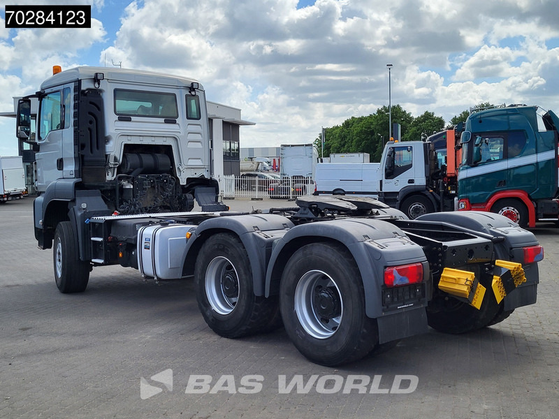 MAN TGS 33.510 6X4 Big-Axle Hydraulik - Nyergesvontató: 2 kép. MAN TGS 33.510 6X4 Big-Axle Hydraulik - Nyergesvontató: 2 kép.