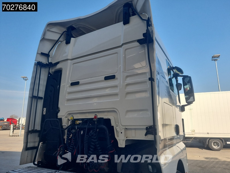MAN TGX 18.460 4X2 XLX 2x Tanks Navi - Nyergesvontató: 3 kép. MAN TGX 18.460 4X2 XLX 2x Tanks Navi - Nyergesvontató: 3 kép.