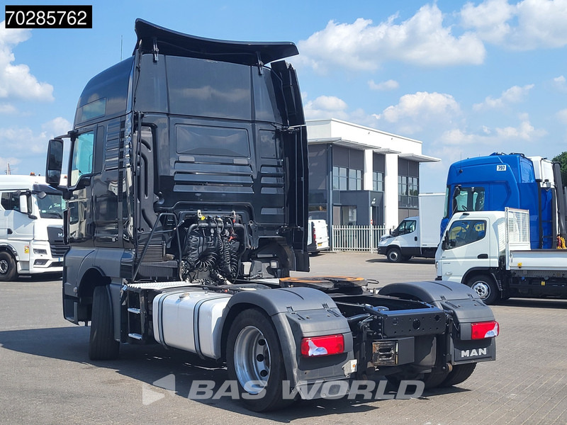 MAN TGX 18.460 4X2 XXL Mega Retarder 2xTanks Standklima Euro 6 - Nyergesvontató: 2 kép. MAN TGX 18.460 4X2 XXL Mega Retarder 2xTanks Standklima Euro 6 - Nyergesvontató: 2 kép.
