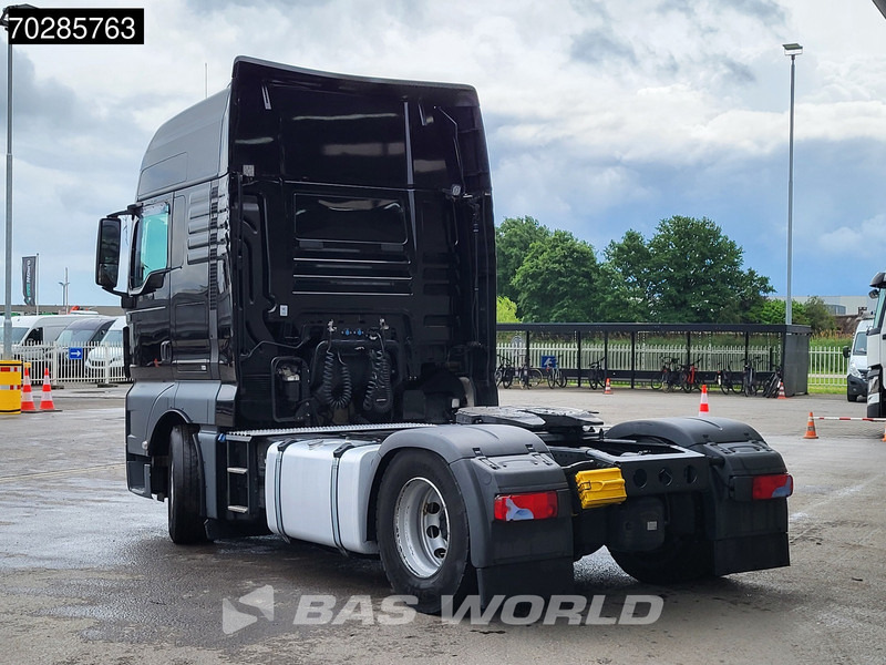 MAN TGX 18.470 4X2 XXL 2x Tanks Retarder Navi Standklima ACC - Nyergesvontató: 2 kép. MAN TGX 18.470 4X2 XXL 2x Tanks Retarder Navi Standklima ACC - Nyergesvontató: 2 kép.