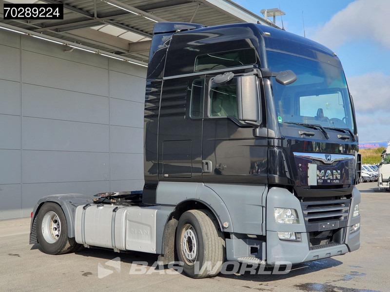MAN TGX 18.470 4X2 XXL Retarder 2x Tanks Euro 6 - Nyergesvontató: 3 kép. MAN TGX 18.470 4X2 XXL Retarder 2x Tanks Euro 6 - Nyergesvontató: 3 kép.