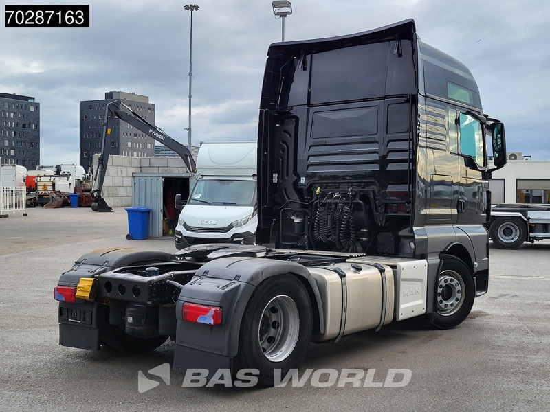 MAN TGX 18.470 4X2 XXL Retarder 2x Tanks Standklima ACC Navi Euro 6 - Nyergesvontató: 5 kép. MAN TGX 18.470 4X2 XXL Retarder 2x Tanks Standklima ACC Navi Euro 6 - Nyergesvontató: 5 kép.