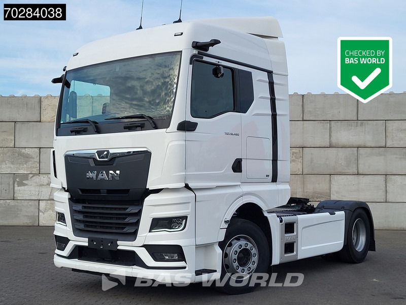 MAN TGX 18.480 4X2 GM Retarder Full-Air 2x Tanks Standklima LED - Nyergesvontató: 1 kép. MAN TGX 18.480 4X2 GM Retarder Full-Air 2x Tanks Standklima LED - Nyergesvontató: 1 kép.