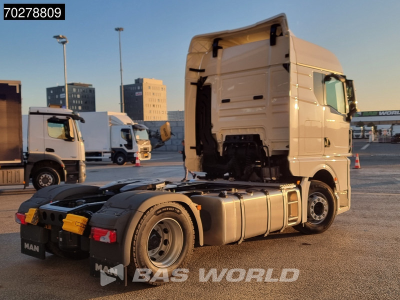 MAN TGX 18.480 4X2 NEW! GM Manual Euro 5 2x Tanks - Nyergesvontató: 5 kép. MAN TGX 18.480 4X2 NEW! GM Manual Euro 5 2x Tanks - Nyergesvontató: 5 kép.