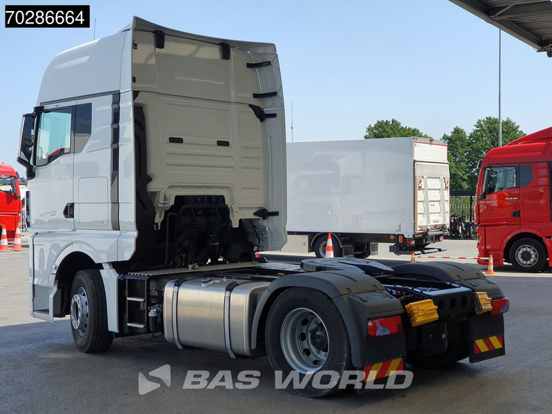 MAN TGX 18.480 4X2 NEW! GX LED 2x Tanks Standklima ACC Euro 6 - Nyergesvontató: 2 kép. MAN TGX 18.480 4X2 NEW! GX LED 2x Tanks Standklima ACC Euro 6 - Nyergesvontató: 2 kép.