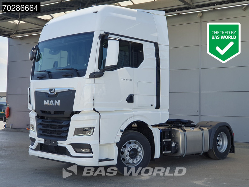 MAN TGX 18.480 4X2 NEW! GX LED 2x Tanks Standklima ACC Euro 6 - Nyergesvontató: 1 kép. MAN TGX 18.480 4X2 NEW! GX LED 2x Tanks Standklima ACC Euro 6 - Nyergesvontató: 1 kép.