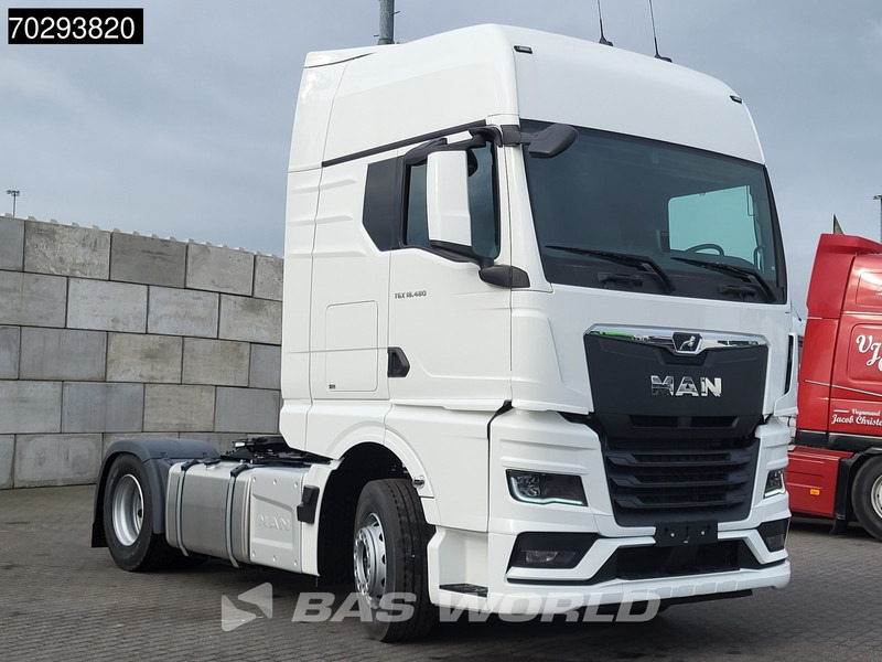 MAN TGX 18.480 4X2 NEW! GX Standklima LED 2x Tanks ACC Euro 6 - Nyergesvontató: 3 kép. MAN TGX 18.480 4X2 NEW! GX Standklima LED 2x Tanks ACC Euro 6 - Nyergesvontató: 3 kép.