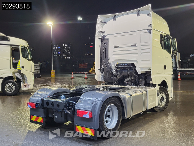 MAN TGX 18.480 4X2 NEW! GX Standklima LED 2x Tanks ACC Euro 6 - Nyergesvontató: 5 kép. MAN TGX 18.480 4X2 NEW! GX Standklima LED 2x Tanks ACC Euro 6 - Nyergesvontató: 5 kép.