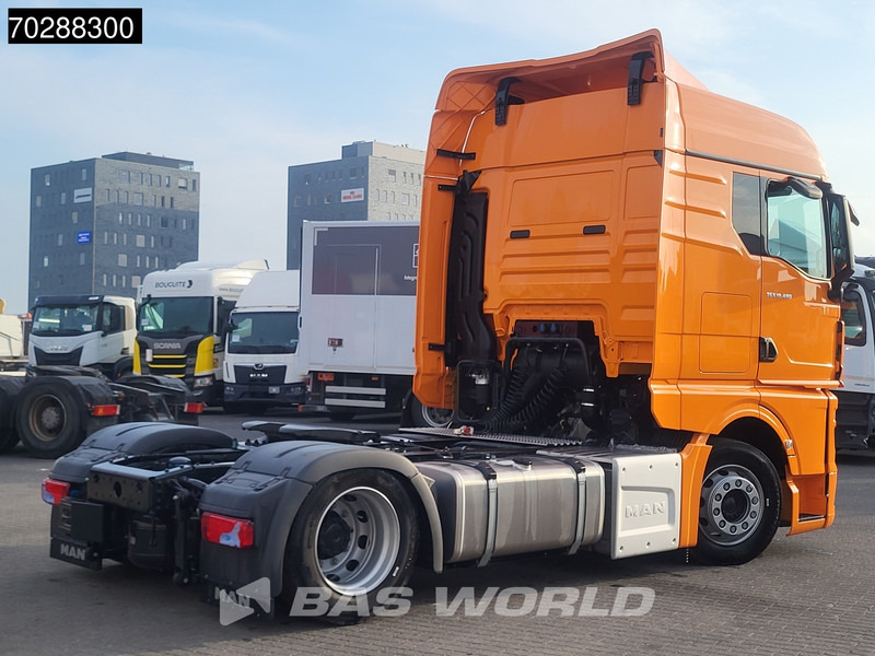 MAN TGX 18.480 4X2 NEW! Mega GM Retarder 2x Tanks Euro 6 - Nyergesvontató: 5 kép. MAN TGX 18.480 4X2 NEW! Mega GM Retarder 2x Tanks Euro 6 - Nyergesvontató: 5 kép.