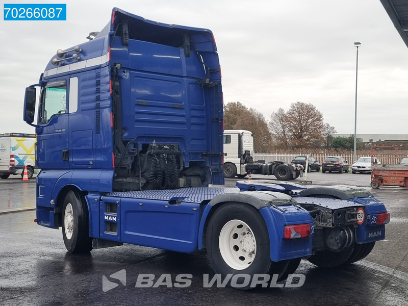 MAN TGX 18.480 4X4 4x4 Manual Hydrodrive Euro 6 - Nyergesvontató: 2 kép. MAN TGX 18.480 4X4 4x4 Manual Hydrodrive Euro 6 - Nyergesvontató: 2 kép.