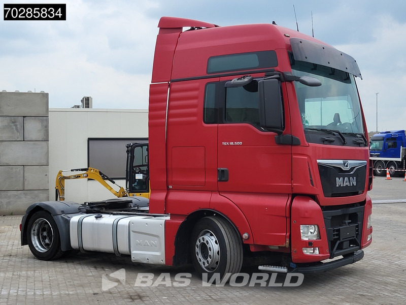 MAN TGX 18.500 4X2 Mega XXL Retarder 2xTanks Euro 6 - Nyergesvontató: 3 kép. MAN TGX 18.500 4X2 Mega XXL Retarder 2xTanks Euro 6 - Nyergesvontató: 3 kép.
