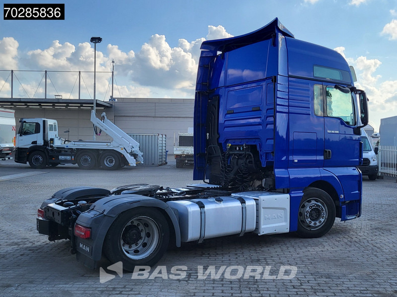 MAN TGX 18.500 4X2 Mega XXL Retarder Xenon 2xTanks Standklima ACC Euro 6 - Nyergesvontató: 5 kép. MAN TGX 18.500 4X2 Mega XXL Retarder Xenon 2xTanks Standklima ACC Euro 6 - Nyergesvontató: 5 kép.