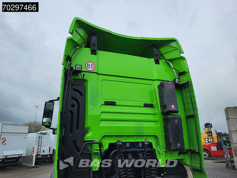 MAN TGX 18.500 4X2 Retarder ACC Euro 6 - Nyergesvontató: 5 kép. MAN TGX 18.500 4X2 Retarder ACC Euro 6 - Nyergesvontató: 5 kép.