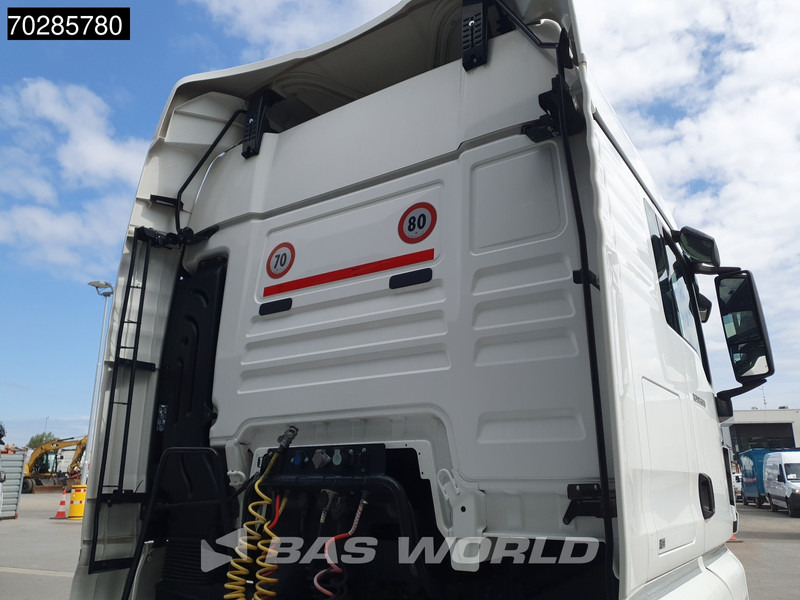 MAN TGX 18.500 4X2 XLX Retarder 2x Tanks Euro 6 - Nyergesvontató: 5 kép. MAN TGX 18.500 4X2 XLX Retarder 2x Tanks Euro 6 - Nyergesvontató: 5 kép.