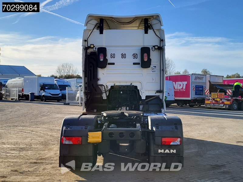 MAN TGX 18.500 4X2 XLX Retarder 2x Tanks - Nyergesvontató: 3 kép. MAN TGX 18.500 4X2 XLX Retarder 2x Tanks - Nyergesvontató: 3 kép.