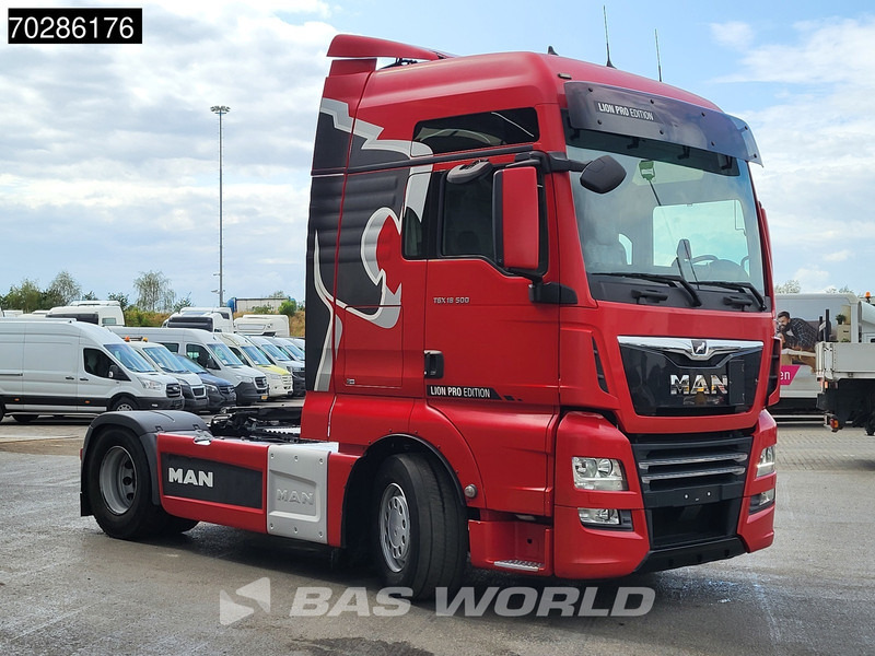 MAN TGX 18.500 4X2 XXL Retarder Xenon 2xTanks Standklima Navi ACC Euro 6 - Nyergesvontató: 3 kép. MAN TGX 18.500 4X2 XXL Retarder Xenon 2xTanks Standklima Navi ACC Euro 6 - Nyergesvontató: 3 kép.